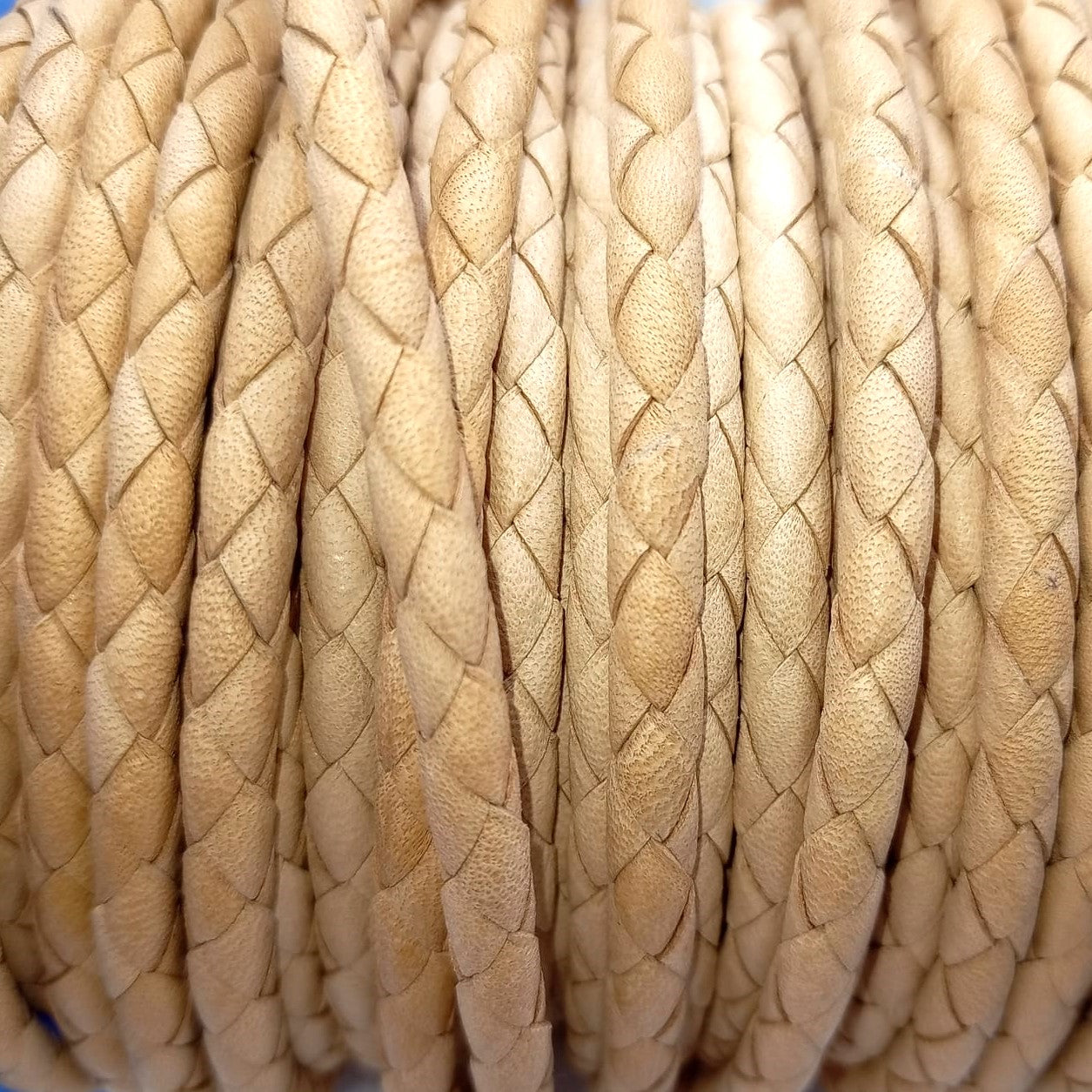 Cordón de cuero trenzado 6 mm