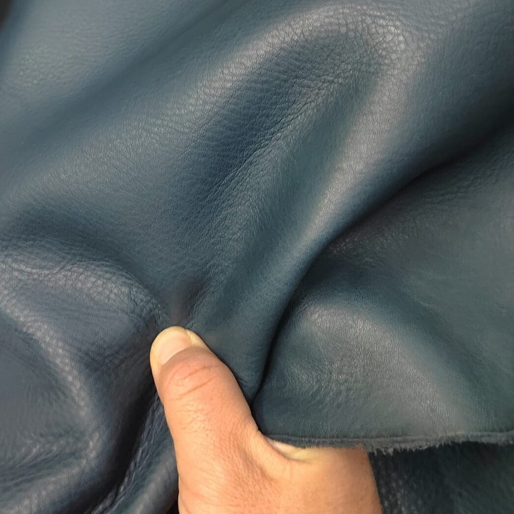 👜 Curtido engrasado en Azul Marino que Transformará tus Creaciones