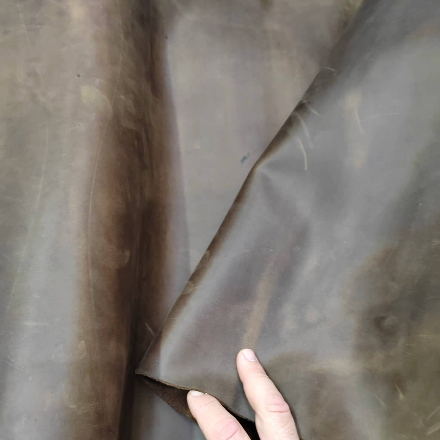 🔥 Cuero engrasado Premium con Pull – ¡El aliado perfecto para tus creaciones artesanales! ✨