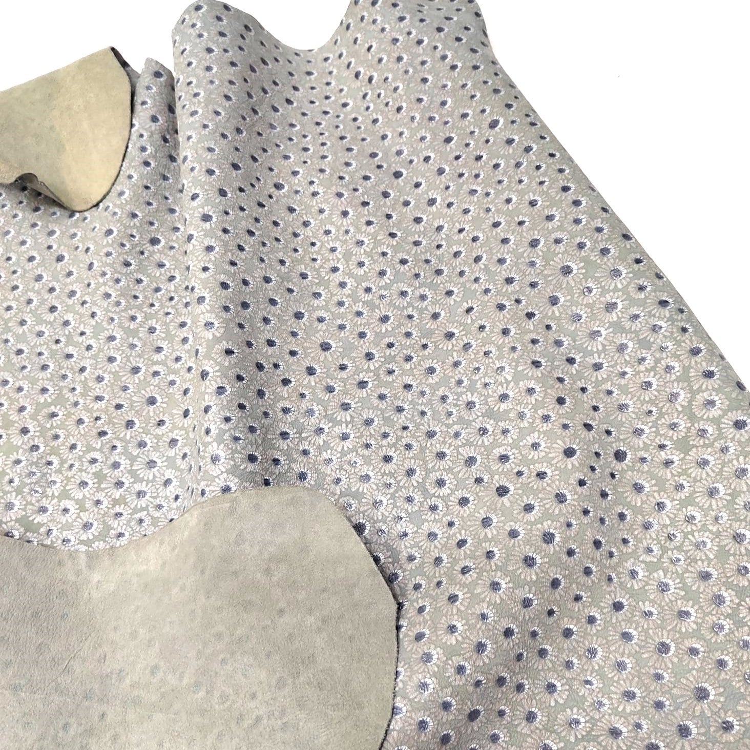 Curtido estampado en gris azulado