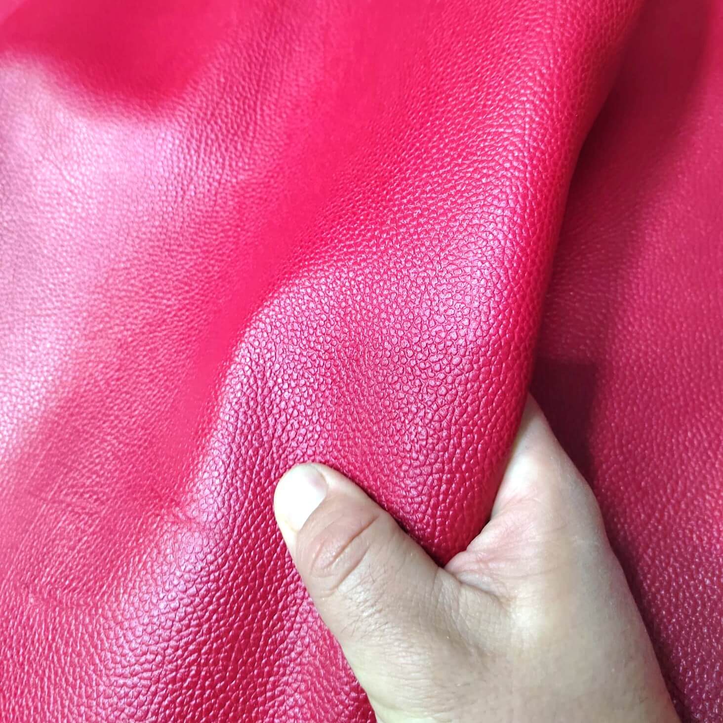 🔥 Cuero Rojo en Oferta – Elegancia y calidad para tus creaciones artesanales 🔥