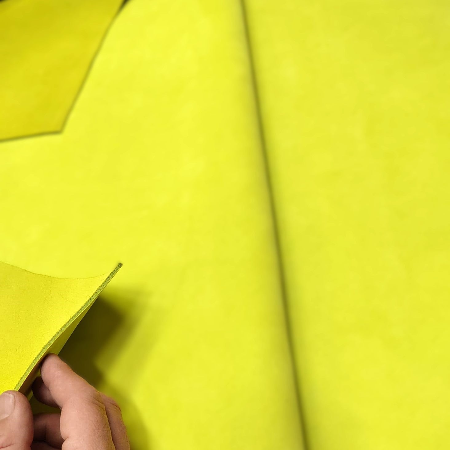 Nubuck tanné en jaune - Idéal pour la fabrication de chaussures faites à la main