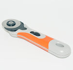 Rotary cutter with circular blade