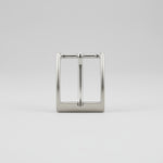 Hebilla para cinta de 35 mm – Acabado níquel, diseño impecable y estilo versátil