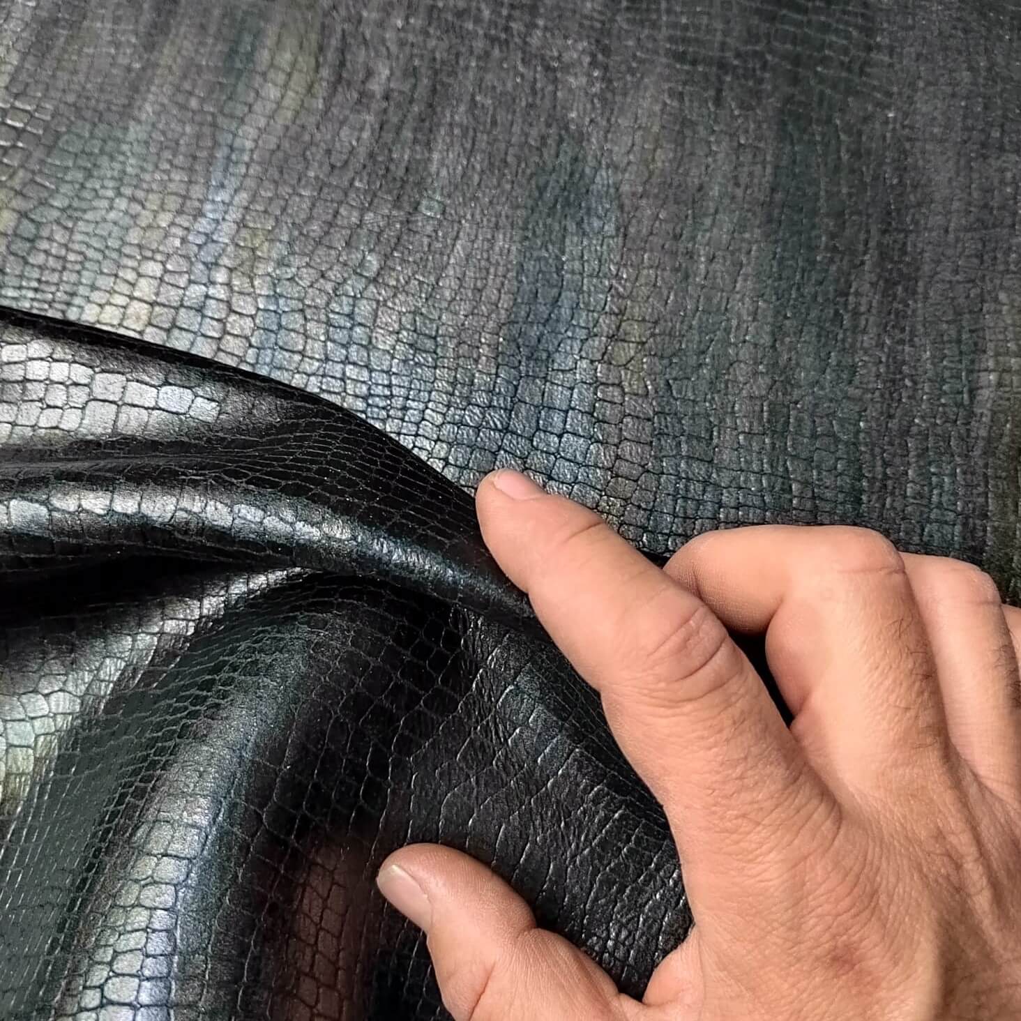 ✨ Cuero grabado negro y cobre – Elegancia y calidad para artesanos exigentes 🏆