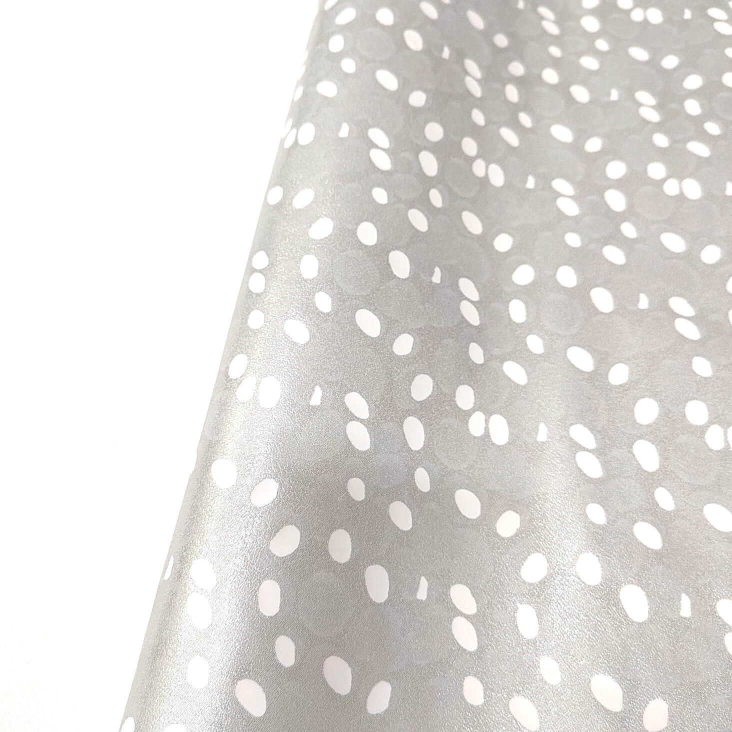 Curtido de Cabra con Fondo Gris y Puntitos Blancos