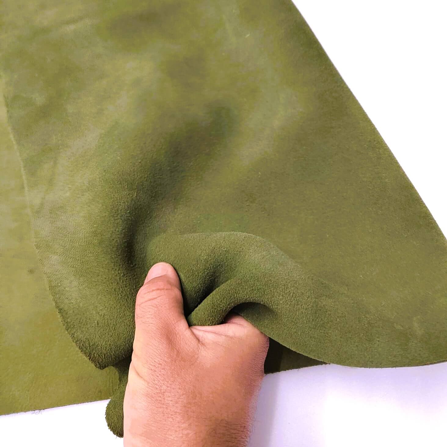 Curtido de Ternera engrasada especial para artesanos. Tipo Nobuk