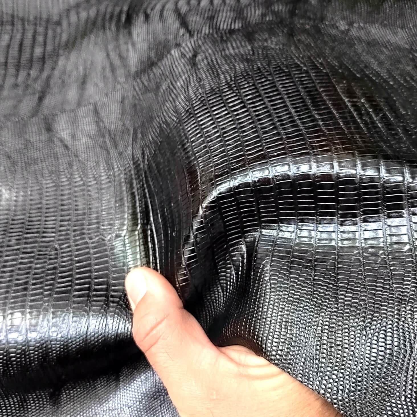 Curtido en color Marrón Oscuro grabado - Ideal para Proyectos Artesanales