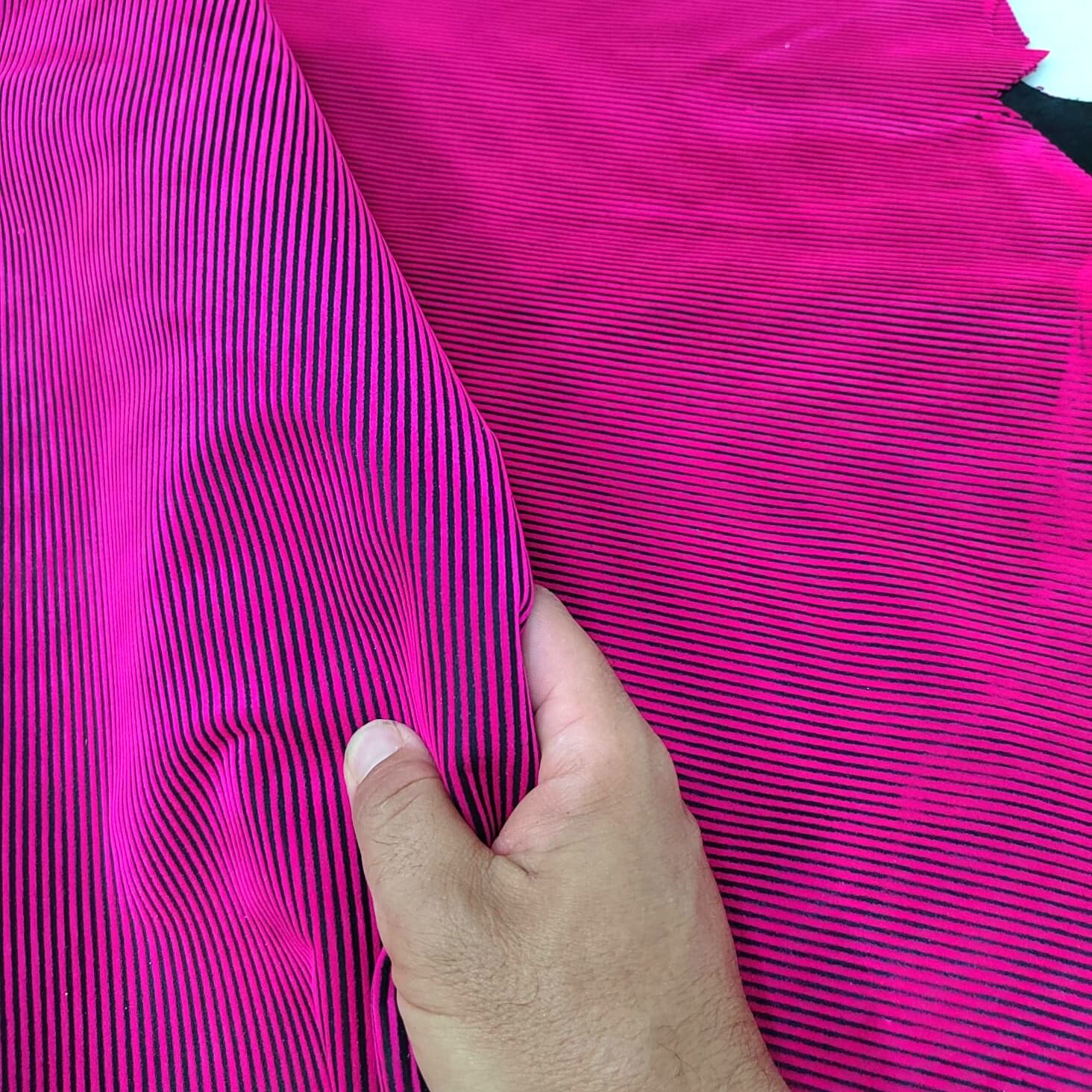 Tannage au phosphore pour l'artisanat : couleurs vives et relief textile unique