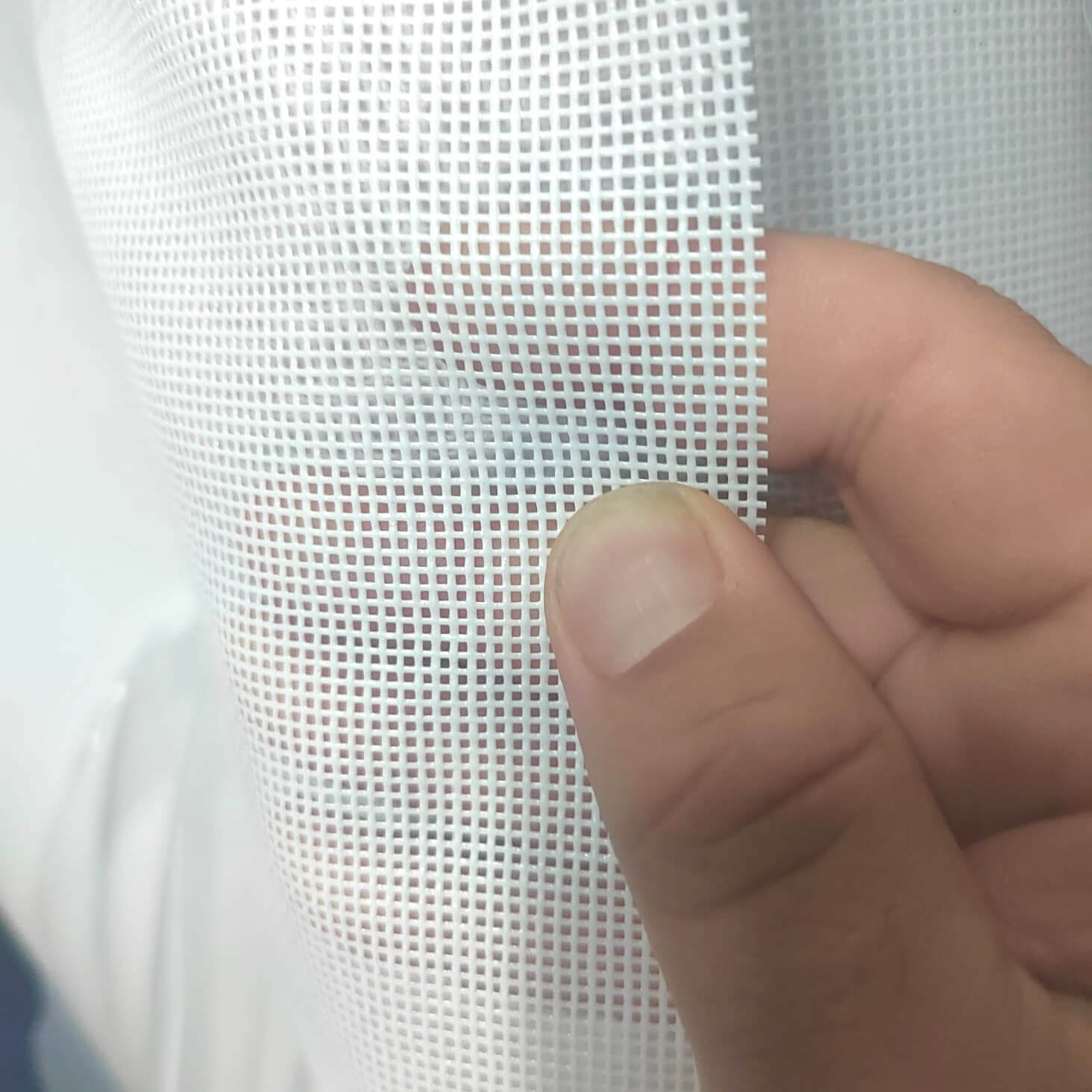 Lona Microperforada para Exteriores y Náutica – Resistente, Transpirable y con Protección Solar (1 unidad = 1 metro)