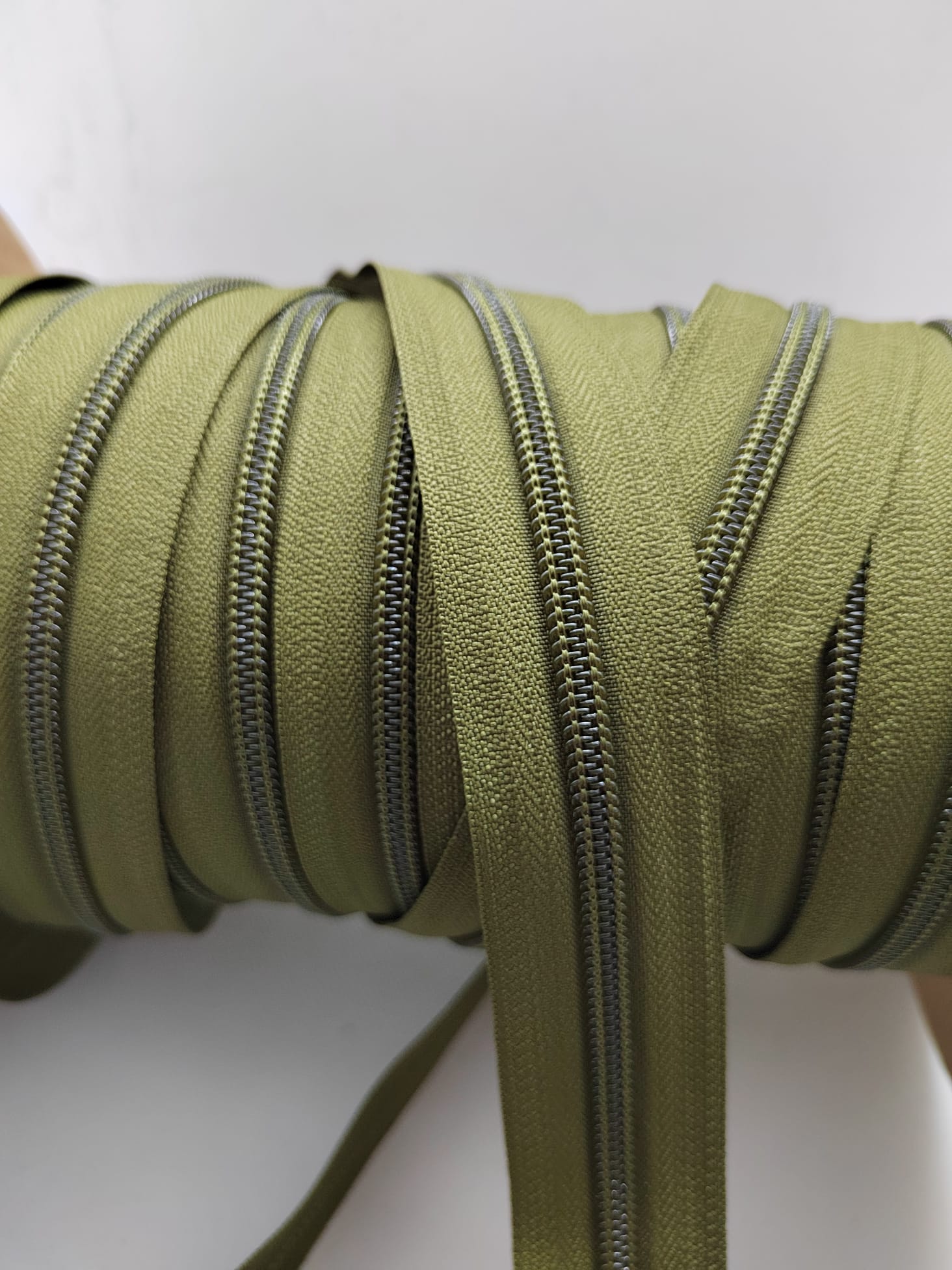 YKK 5-Mesh Nylon Zippers – Quality and Variety