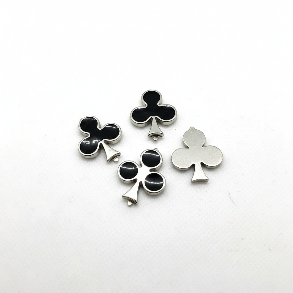 🍀 Fornitura Trébol Esmaltada en Negro – Elegancia Artesanal en Edición Limitada 🖤