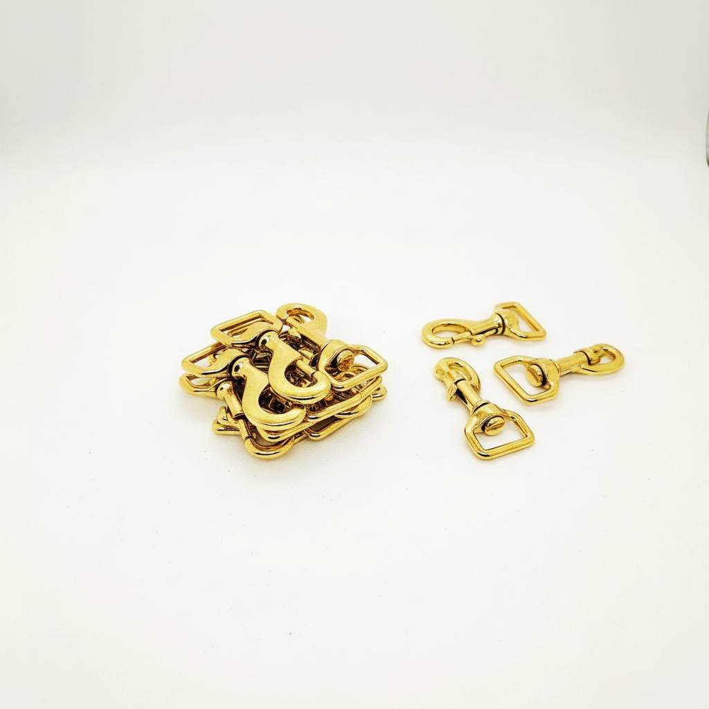 20mm Brass Carabiner. Does not rust