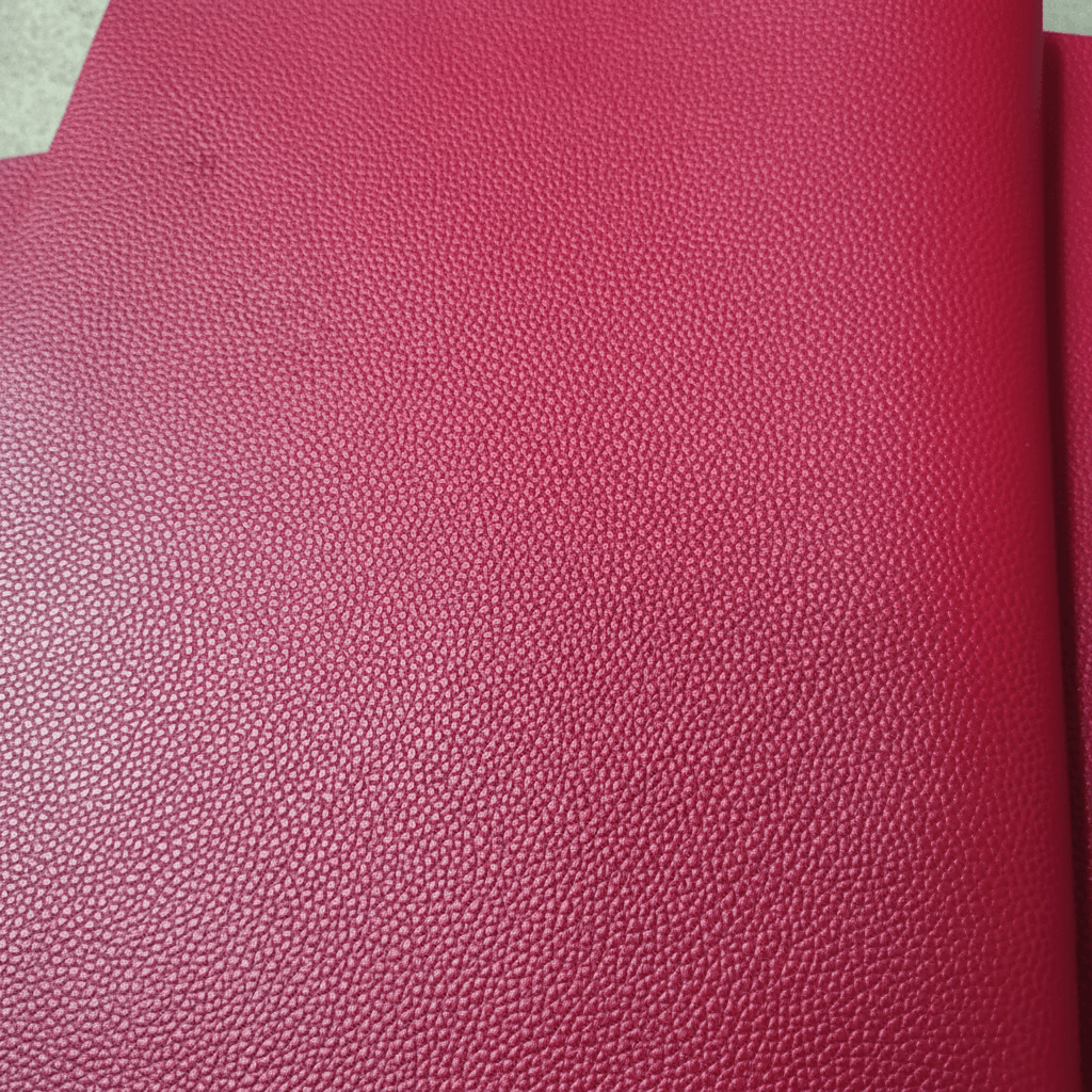 🔥 Cuero Rojo en Oferta – Elegancia y calidad para tus creaciones artesanales 🔥